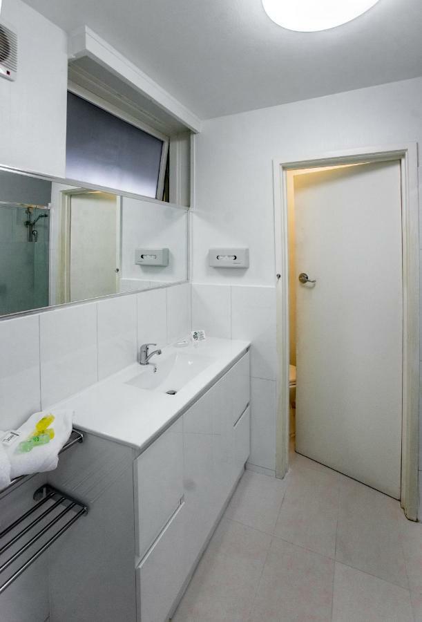 Albert Heights Serviced Apartments Мелбърн Екстериор снимка