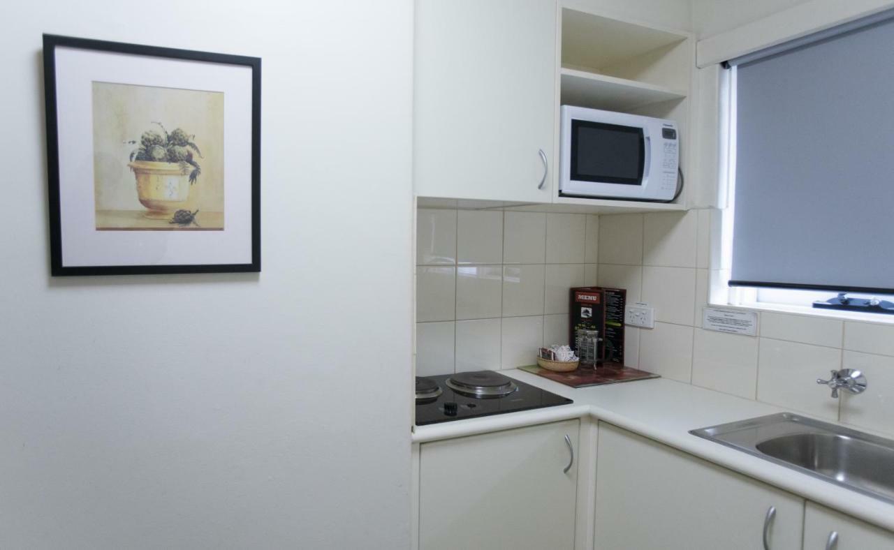 Albert Heights Serviced Apartments Мелбърн Екстериор снимка