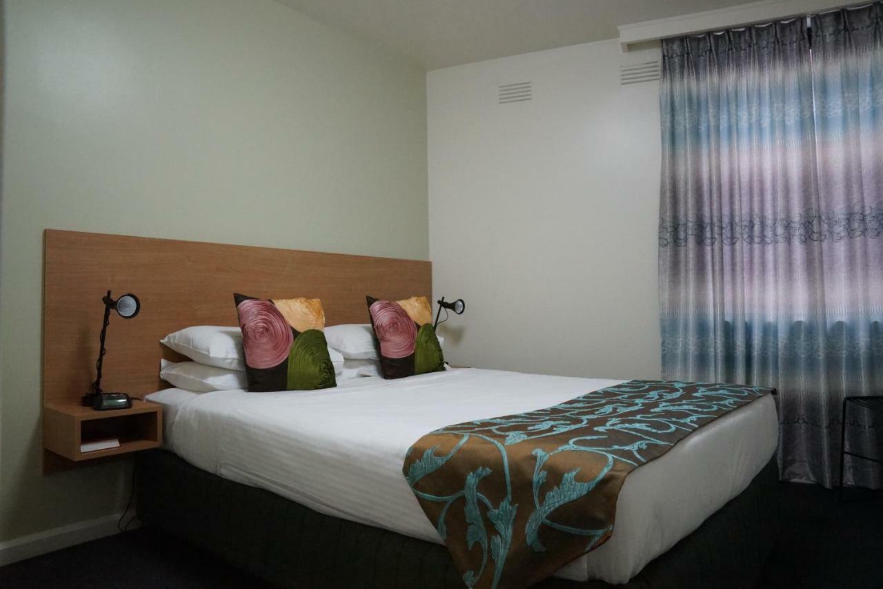 Albert Heights Serviced Apartments Мелбърн Екстериор снимка