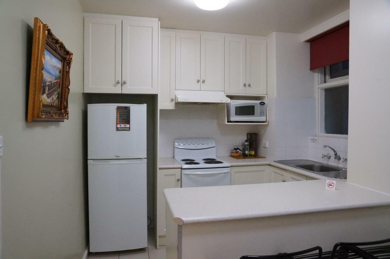 Albert Heights Serviced Apartments Мелбърн Екстериор снимка