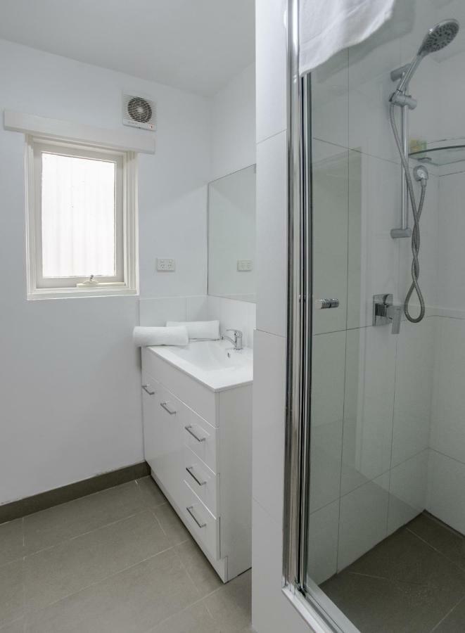 Albert Heights Serviced Apartments Мелбърн Екстериор снимка