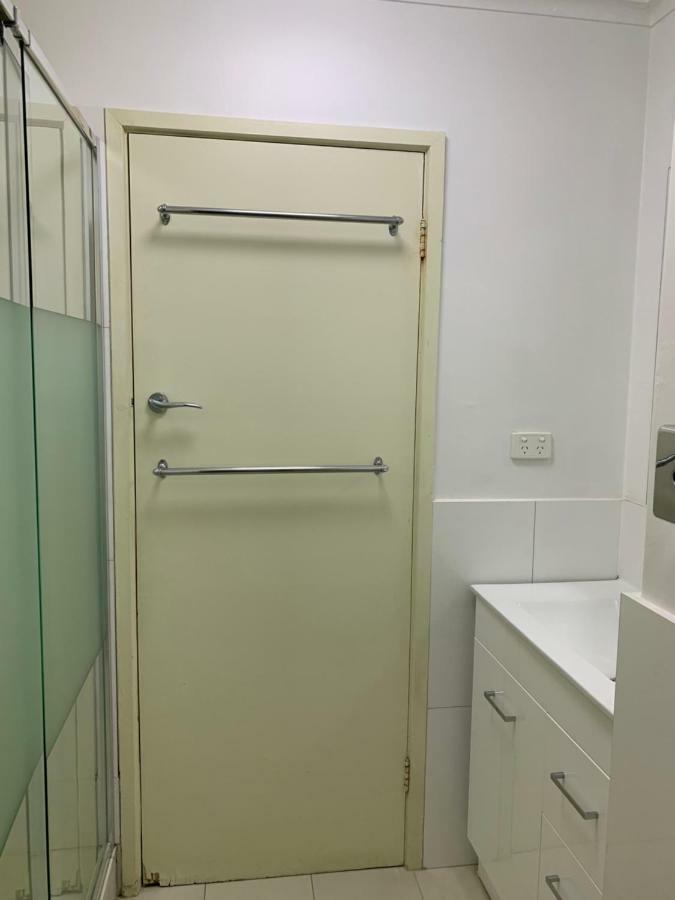 Albert Heights Serviced Apartments Мелбърн Екстериор снимка