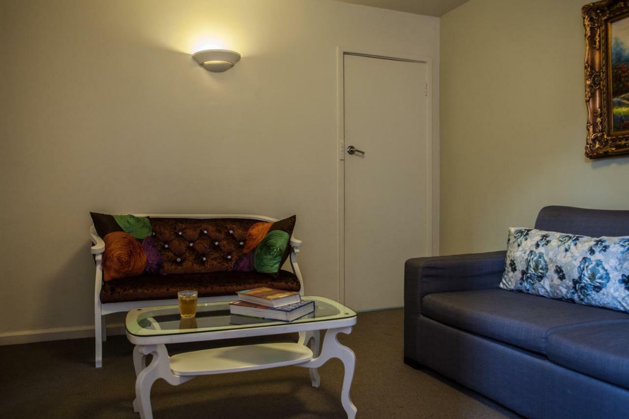 Albert Heights Serviced Apartments Мелбърн Екстериор снимка